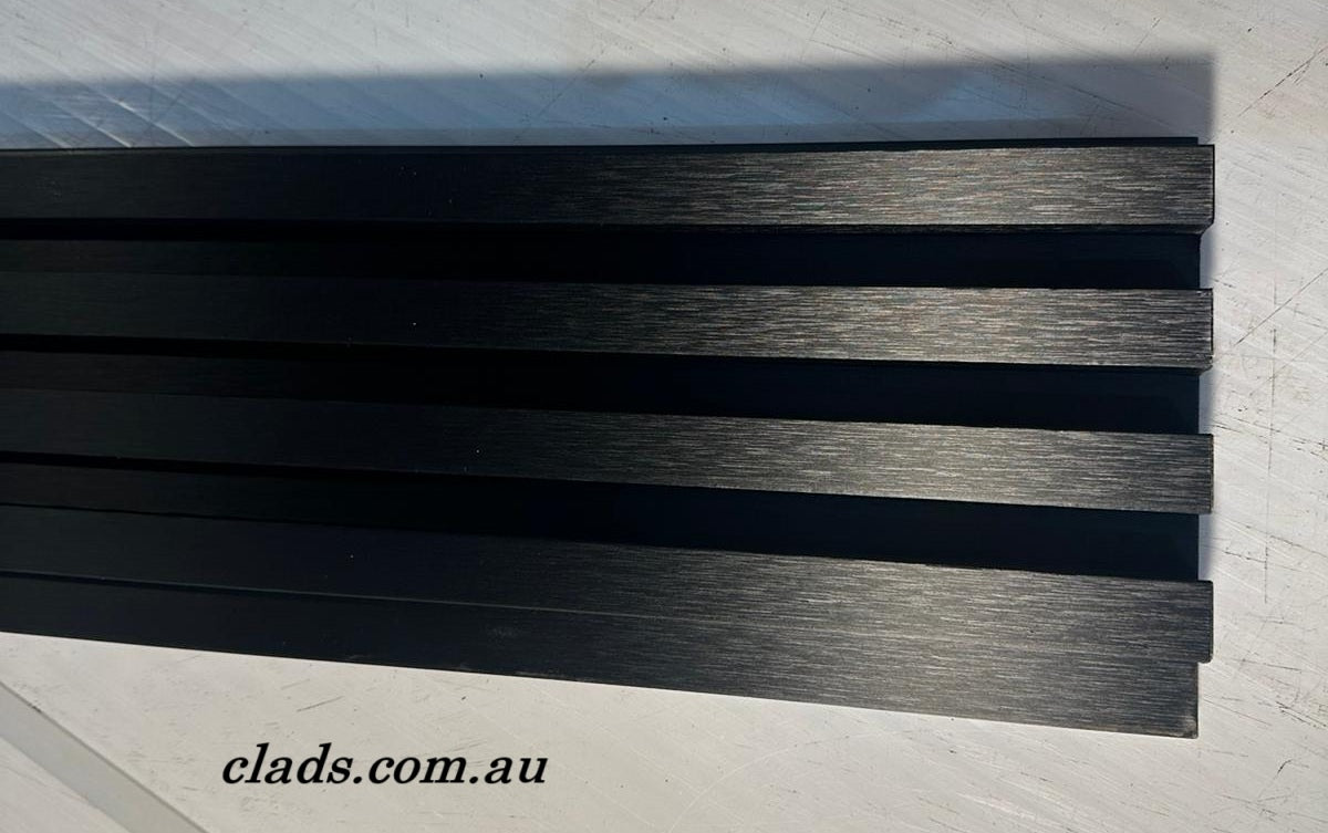 Internal Cladding in Matt Brush Black 4 Slat 2.7 M