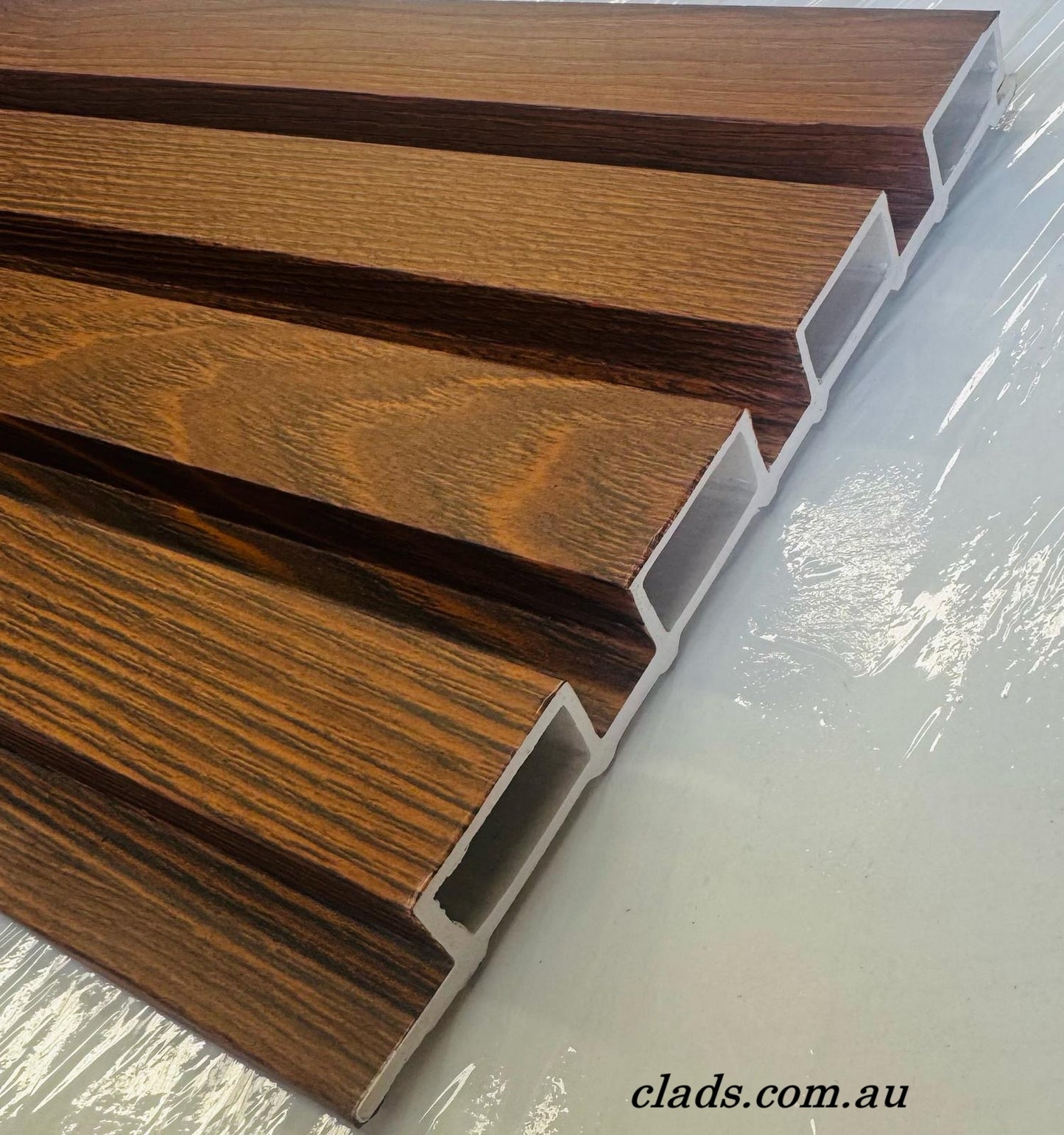 Internal Cladding In New Ebony 4 Slat 2.7 M
