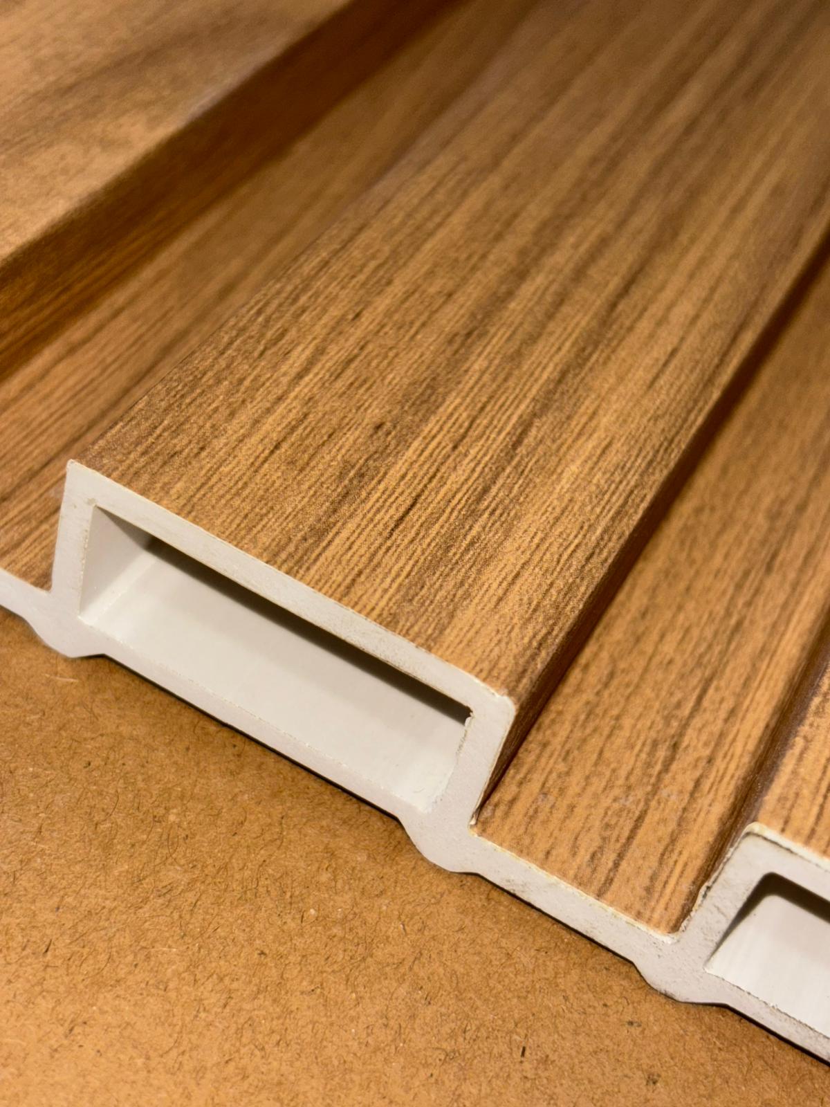 Internal Cladding In Teak 4 Slat 3 M
