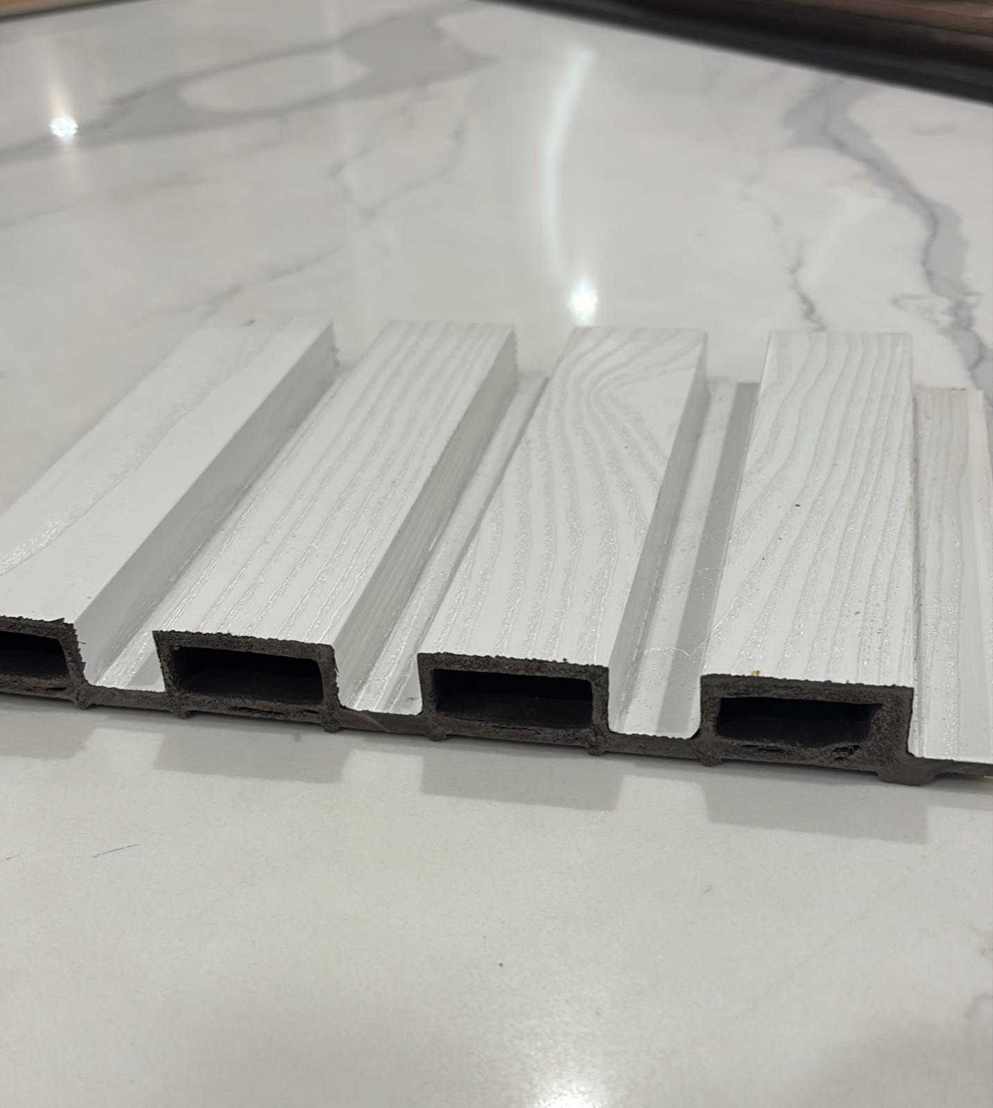 Internal Cladding In White Snow 4 Slat 5.8 M