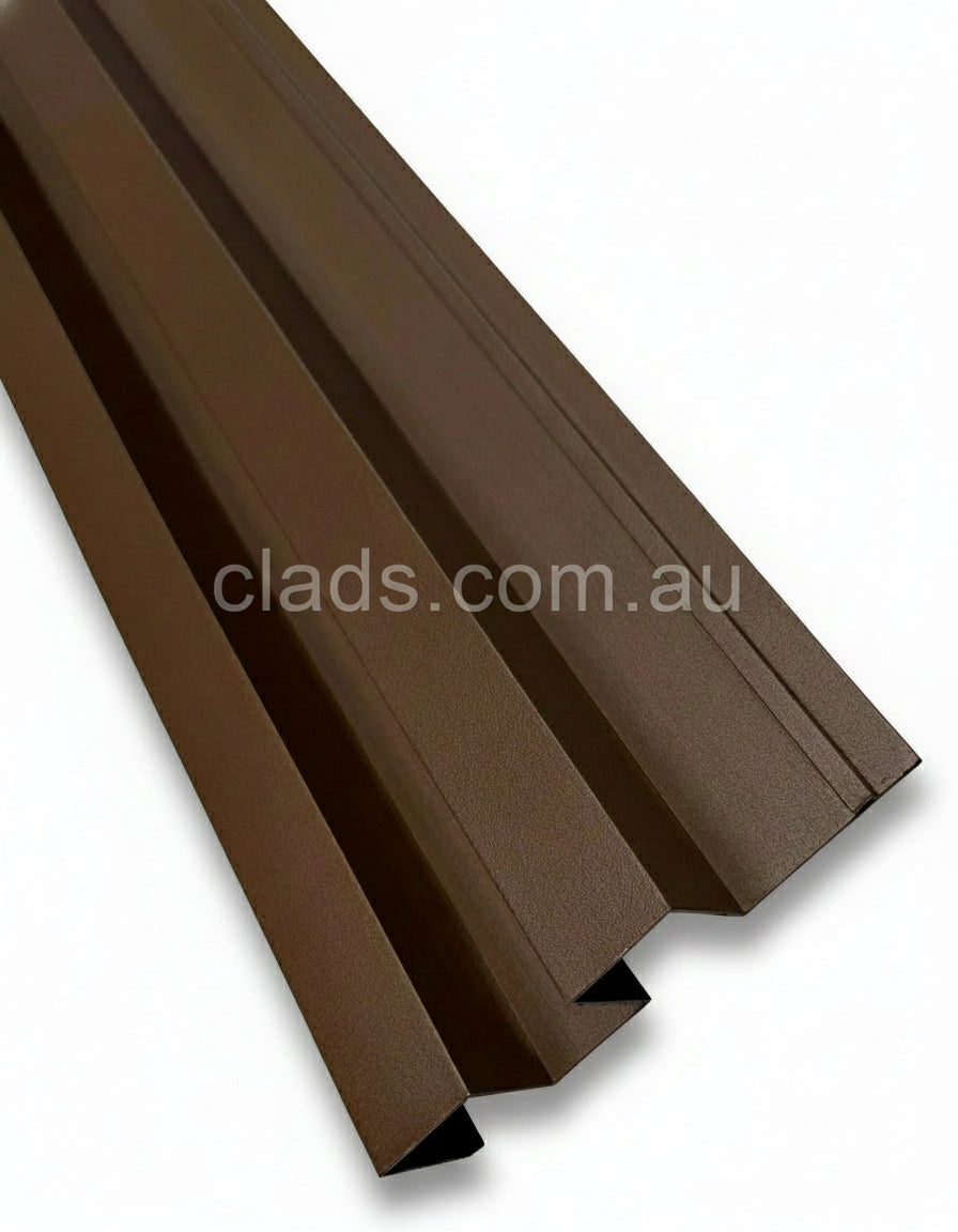 Aluminium Cladding In Walnut 3.2 M