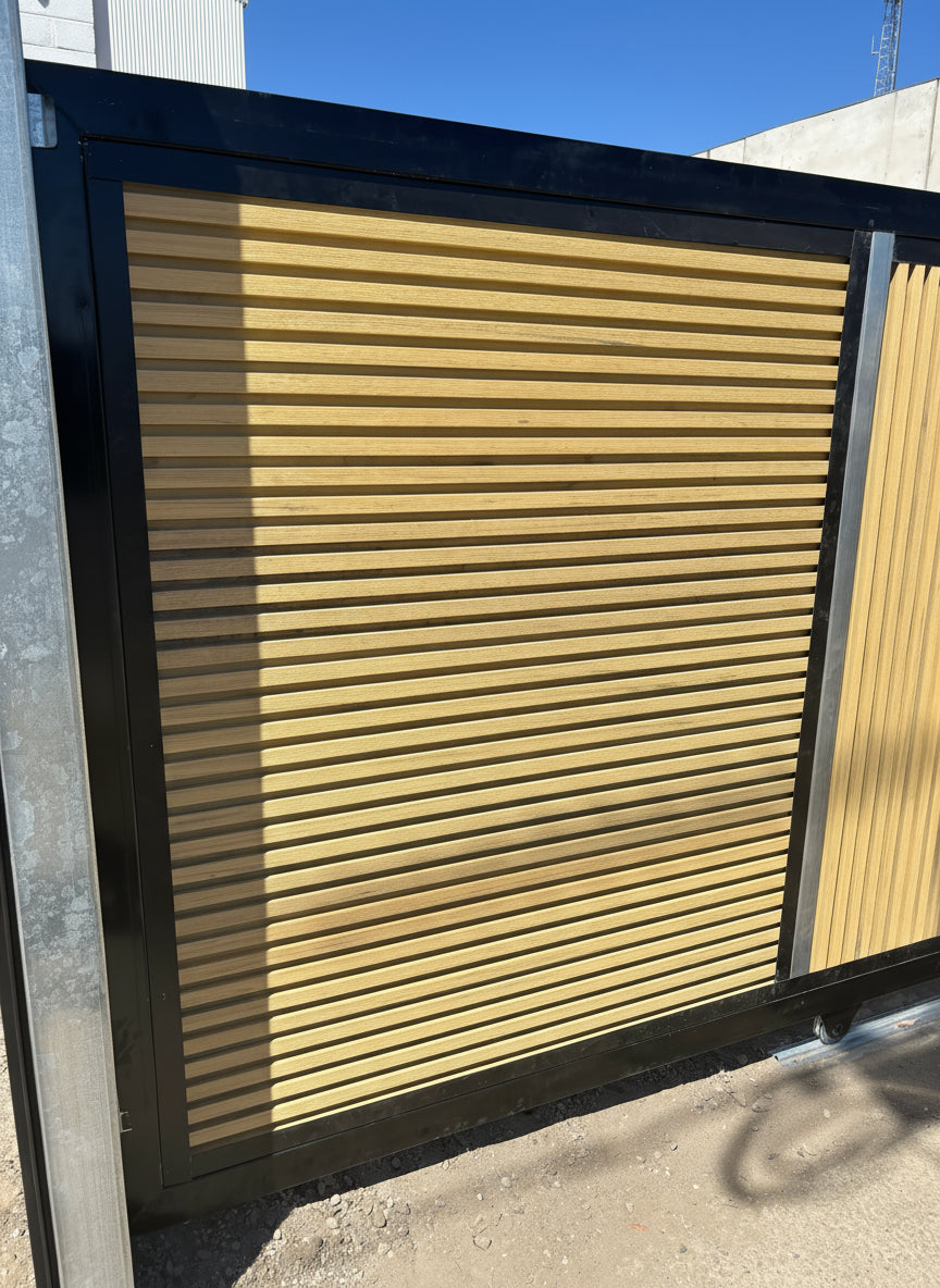 External Cladding In Tasmanian Oak 5 Slat 2.7 M - Cladding Supplies Of Australia
