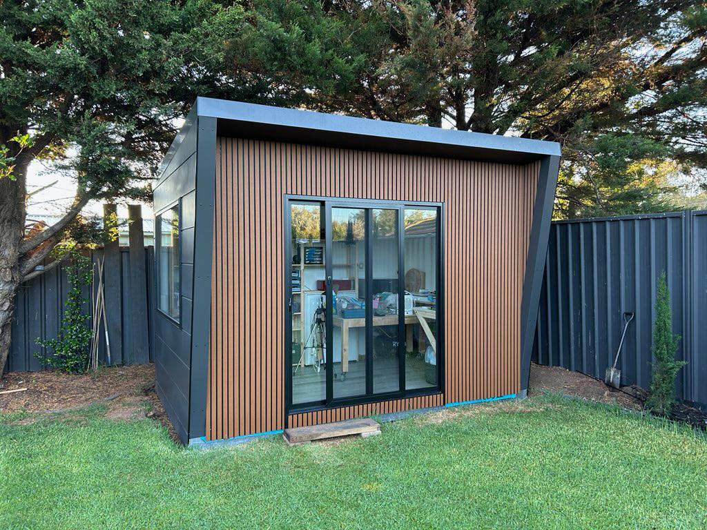 External Cladding In Half Brown 4 Slat 2.7 M - Cladding Supplies Of Australia