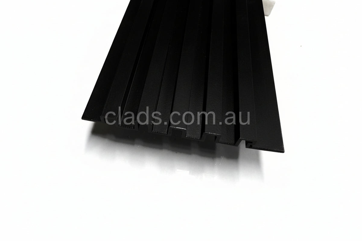 Rear Cladding Aluminum Cladding in Oak for Stylish Building Exteriors