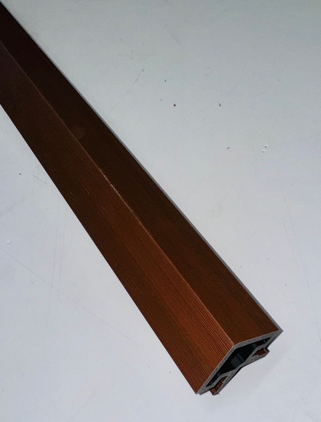 External Corner Mahogany Color 2.9 M (90 Degree)