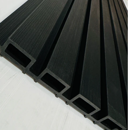 External Cladding In Black 4 Slat 2.9 M