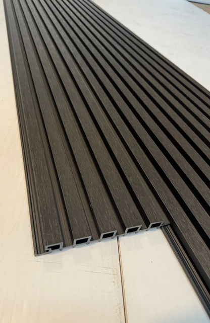 External Cladding In Black 5 Slat 2.2 M