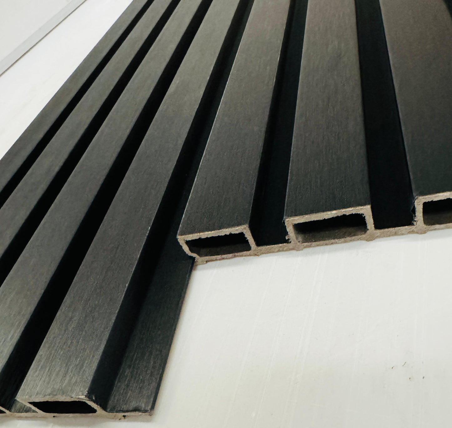 Internal Cladding In Black 4 Slat 3 M