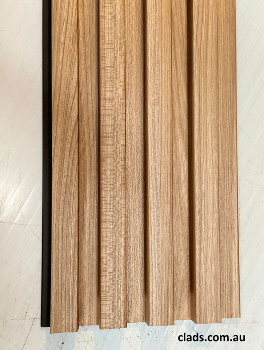 Internal Cladding In Teak 4 Slat 5.8 M