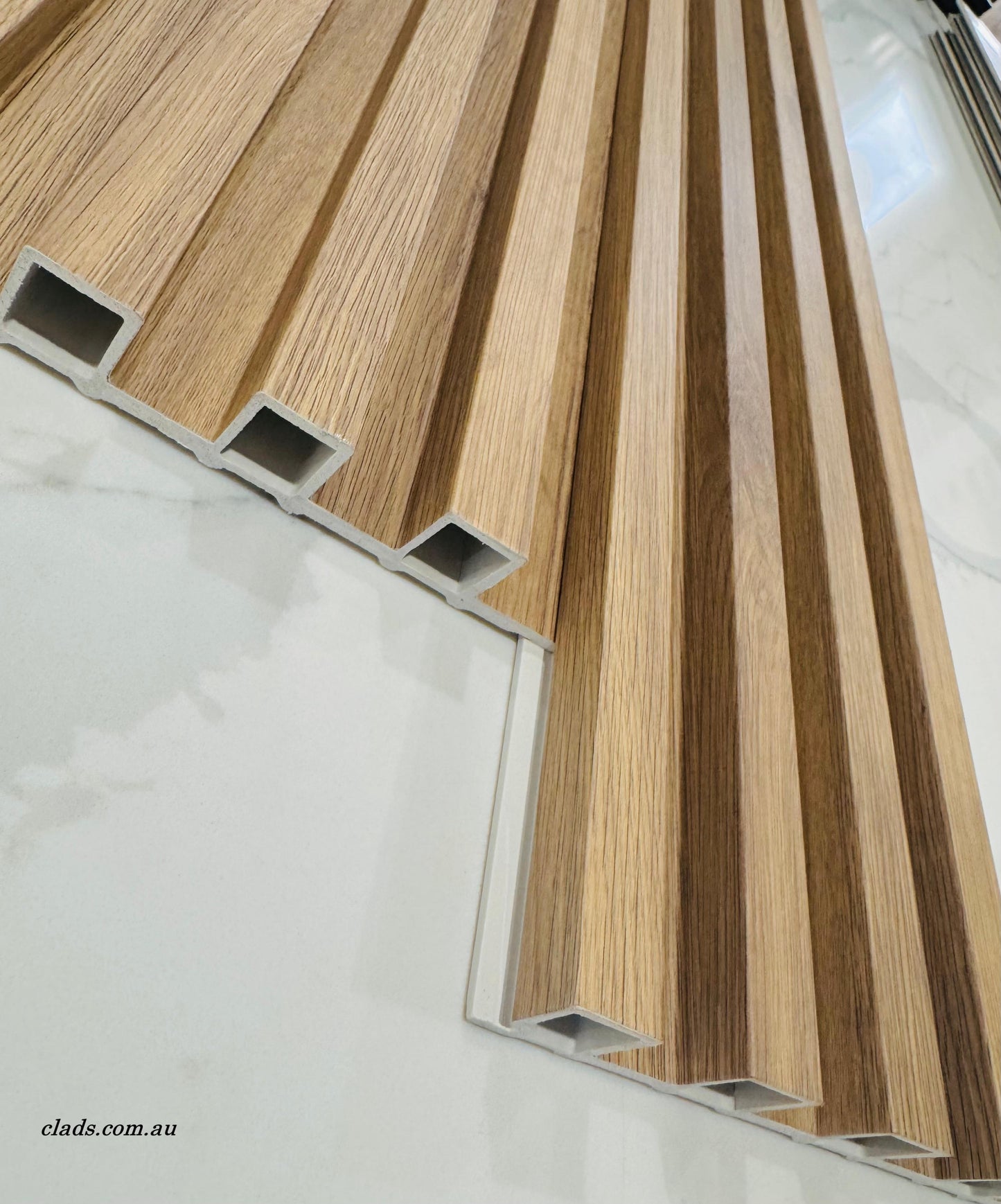 Internal Cladding In Dark Teak 4 Slat 2.7 M