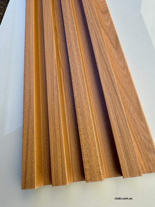 Internal Cladding In Teak 4 Slat 5.8 M