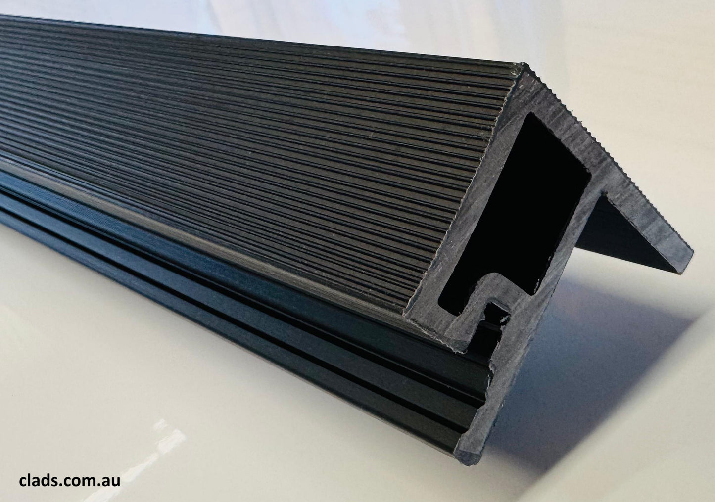 Starter Capping Piece In Black 2.9 M
