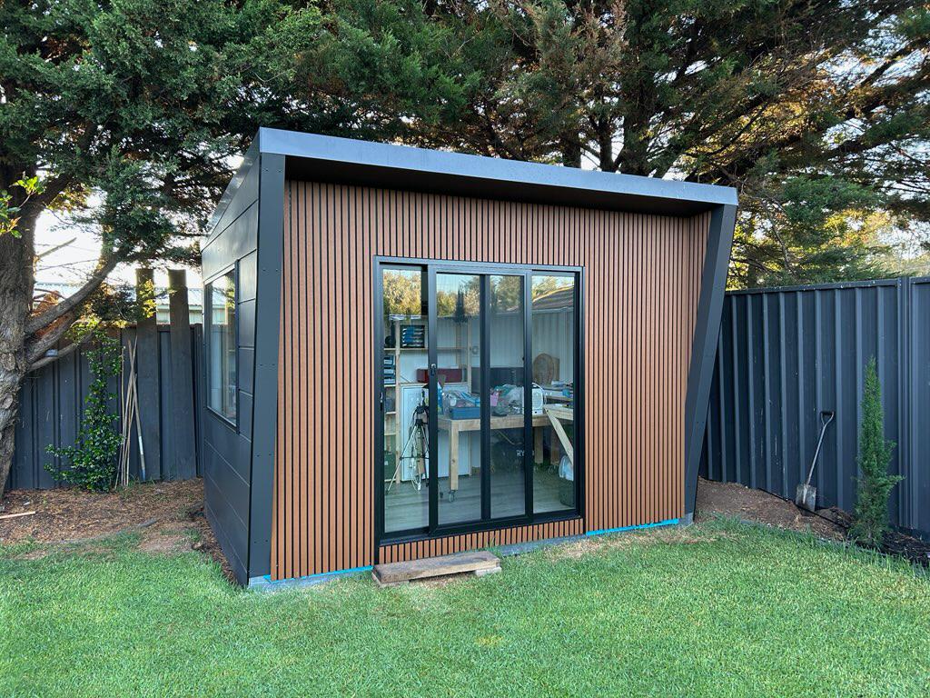 External Cladding In Half Brown 4 Slat 3 M