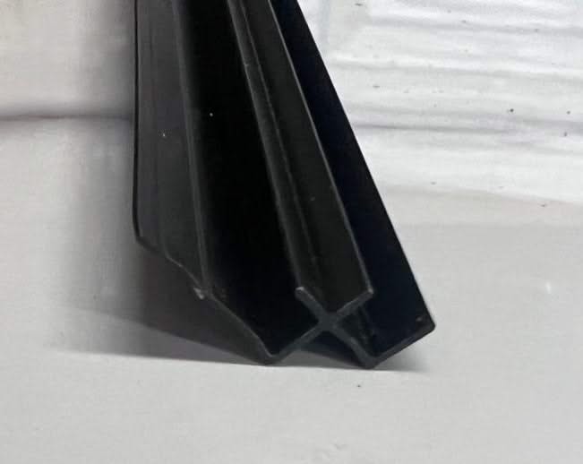 TRIM FOR INTERNAL CORNER FOR MARBLE SHEET IN BLACK 3 M