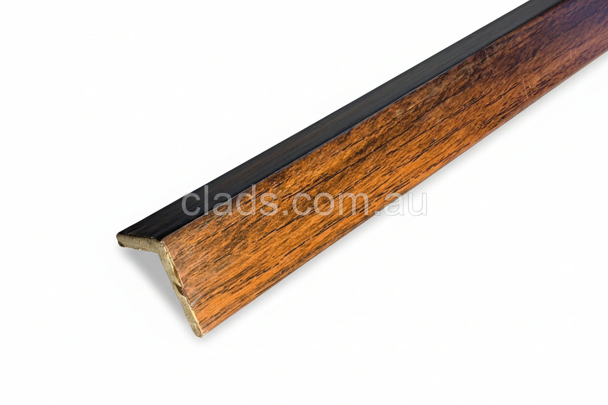 Cladding Lipped Find L-Corner Internal for A Seamless, Polished Corner Look
